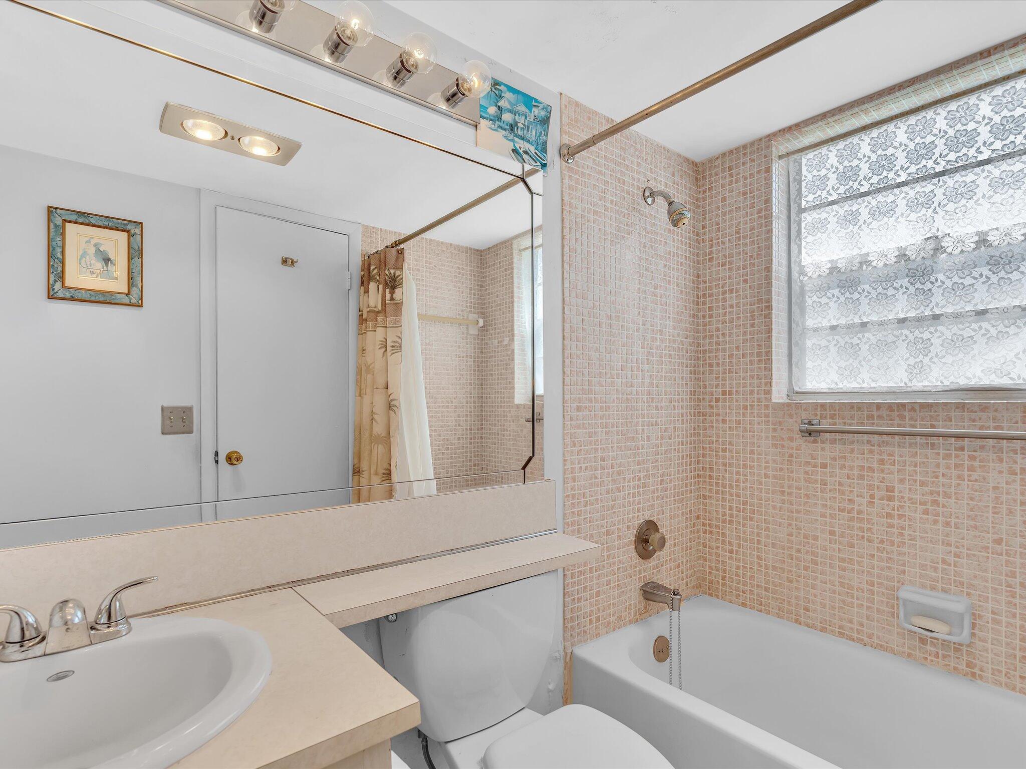 MARKHAM A CONDO - Residential