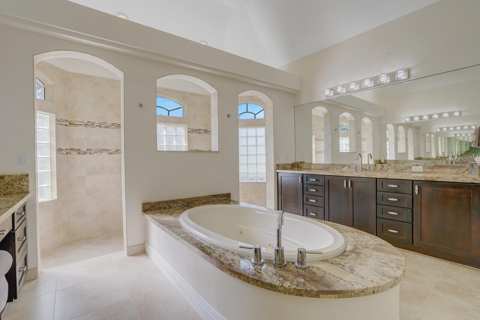 Palm Beach Country Estate - Residential