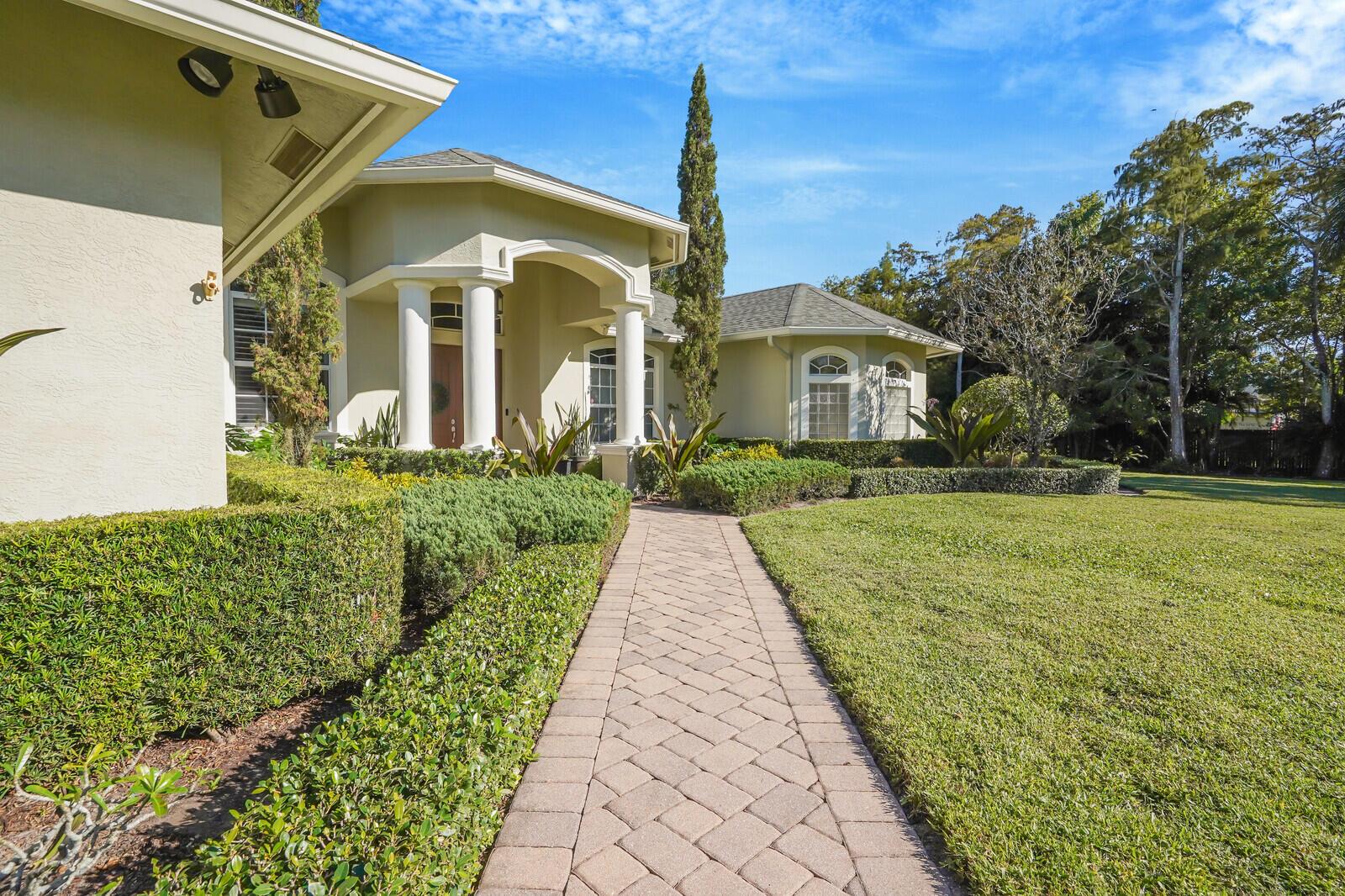 Palm Beach Country Estate - Residential