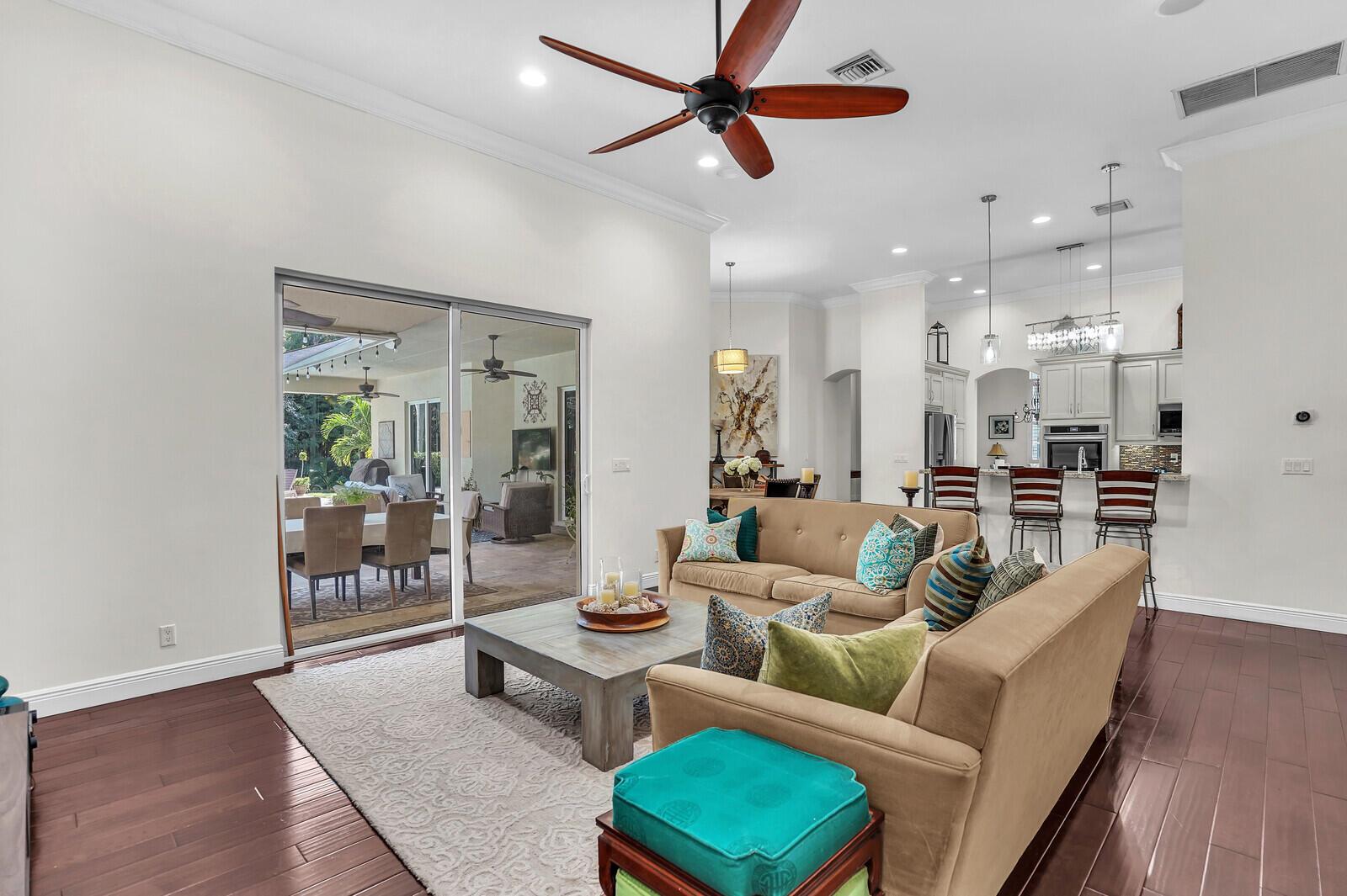 Palm Beach Country Estate - Residential