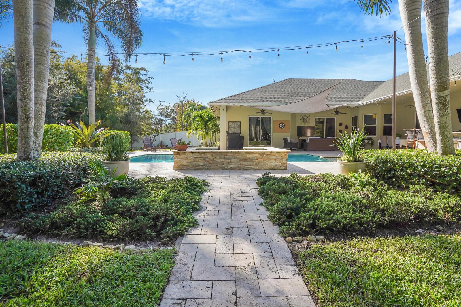Palm Beach Country Estate - Residential