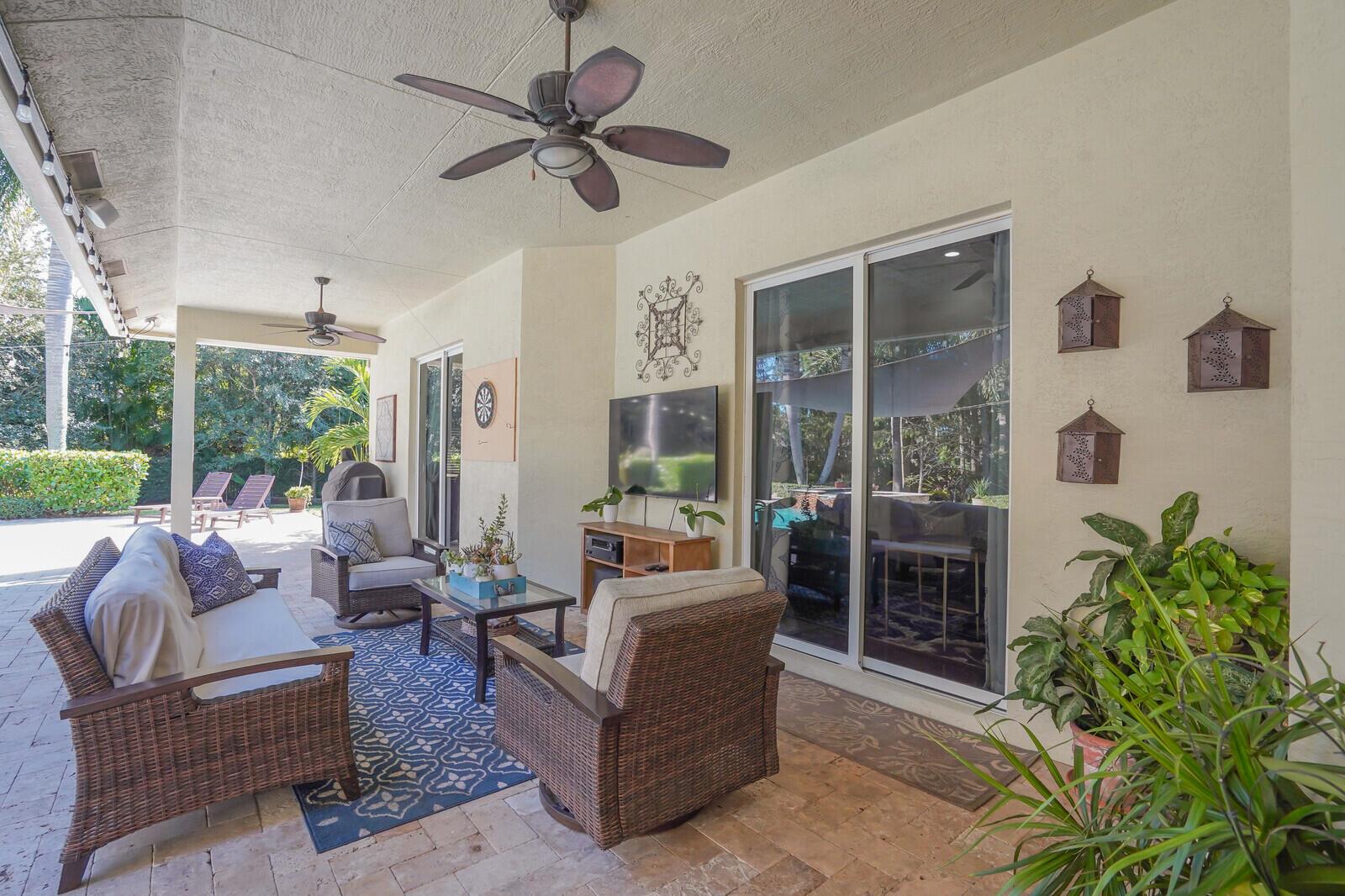Palm Beach Country Estate - Residential