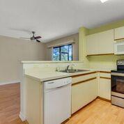 WELLINGTON LAKES - Residential Lease