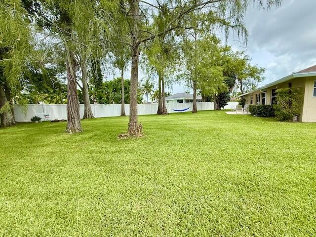 228 PARK Road N
