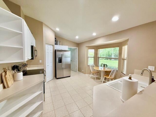 228 PARK Road N