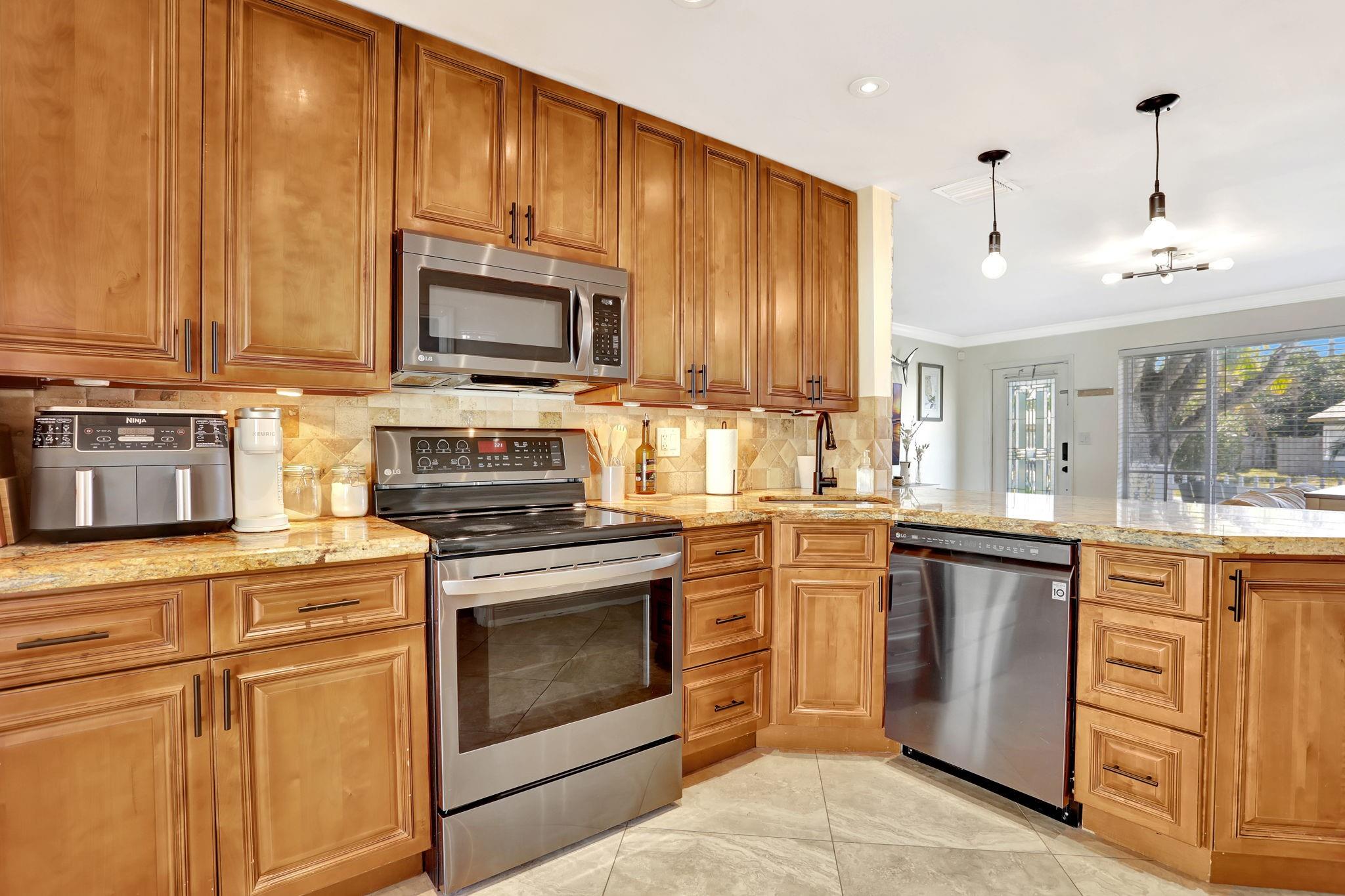 2620 NE 9th Ave