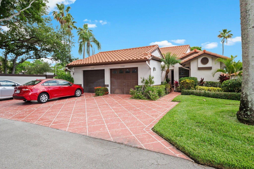 Photo of 6360 Kings Gate Circle, Delray Beach, FL 33484 (MLS # R11112454)
