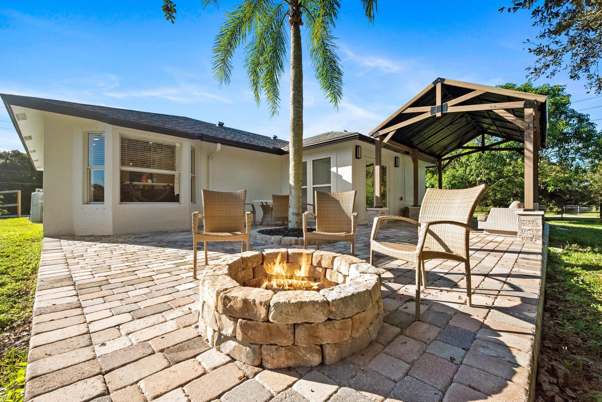 Palm Beach Country Estate - Residential