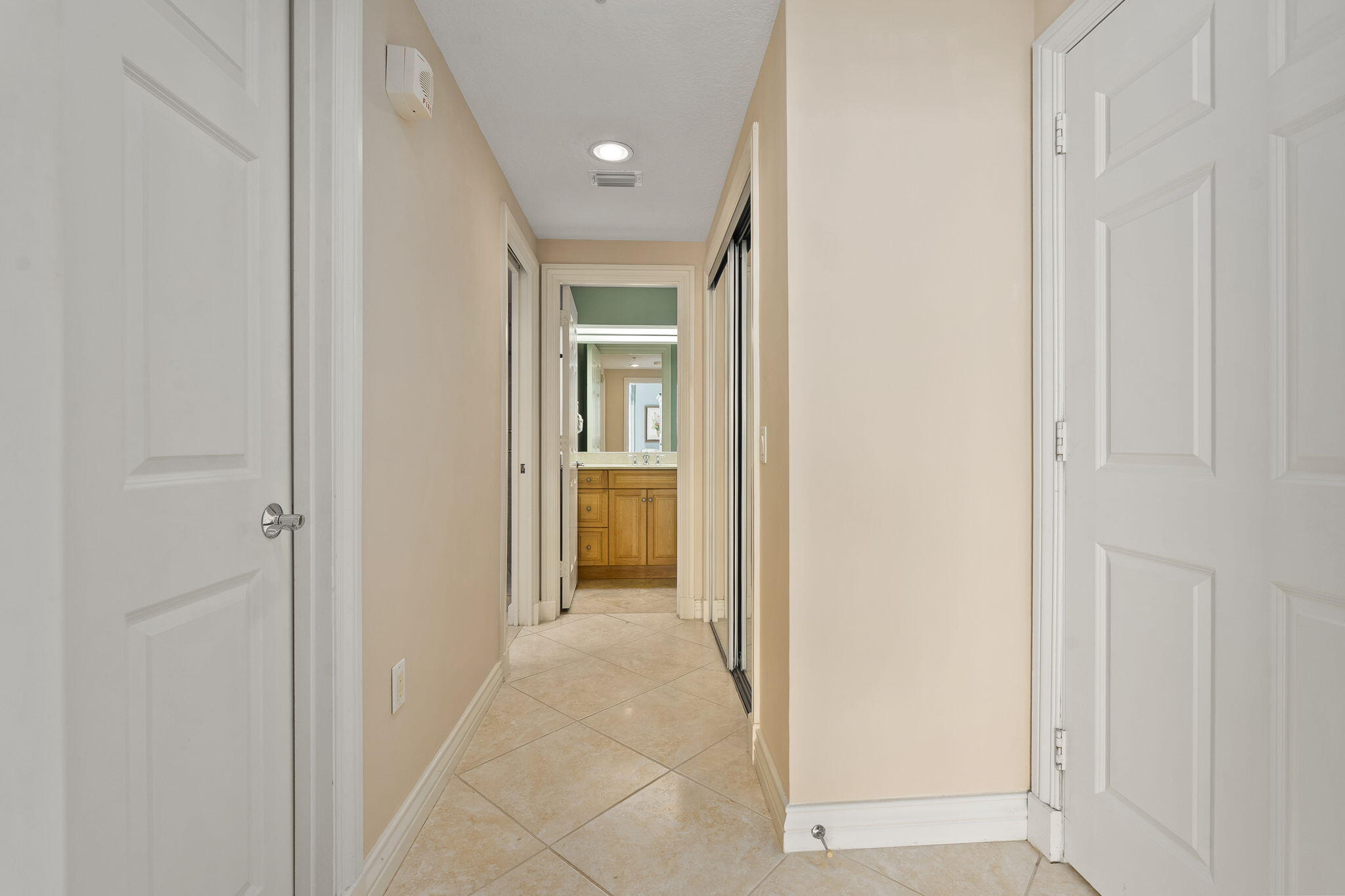 ALTAMIRA - Residential