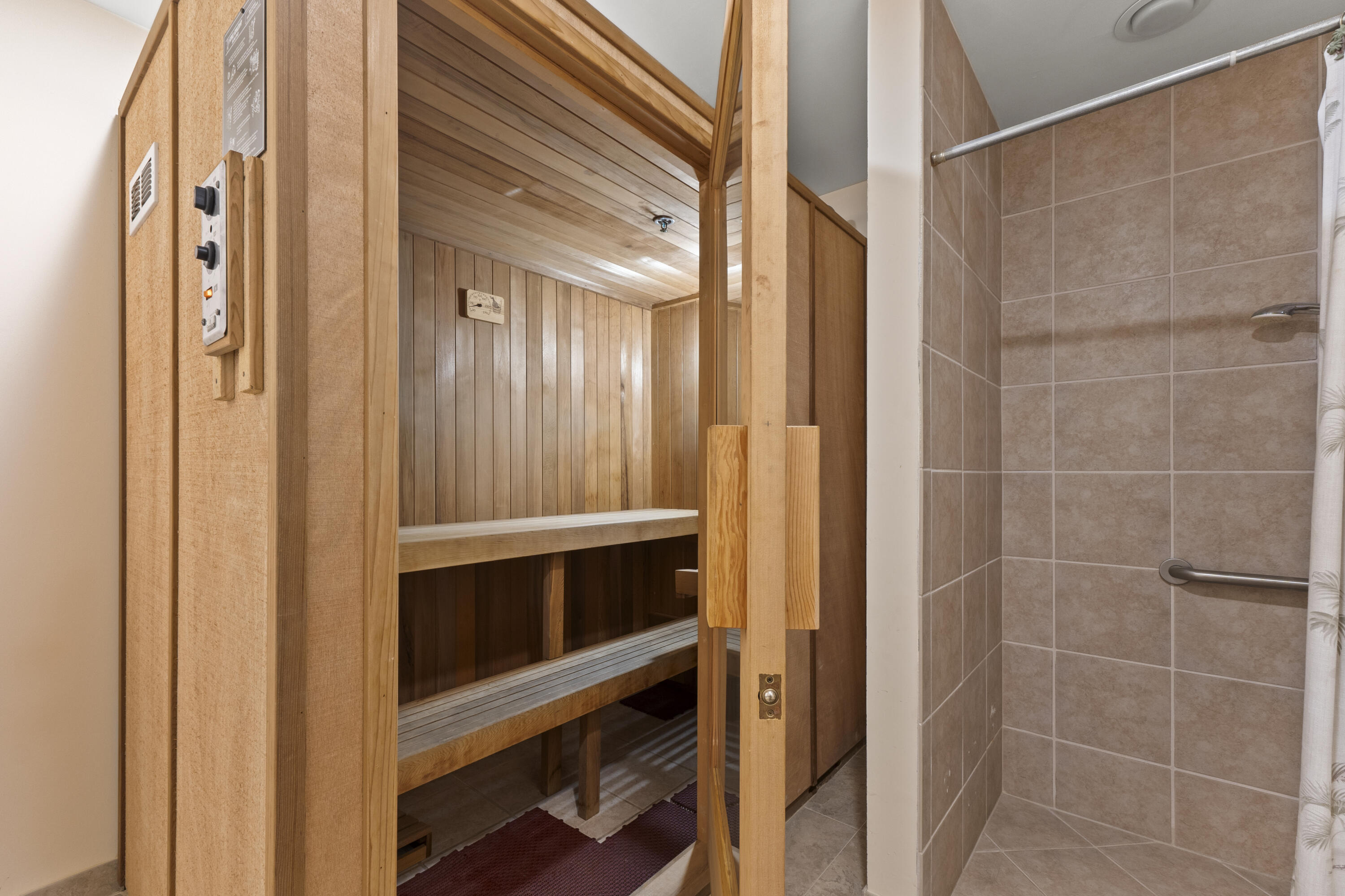 ALTAMIRA - Residential