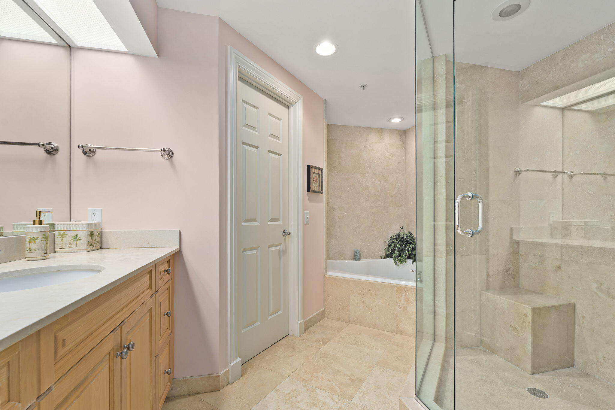 ALTAMIRA - Residential