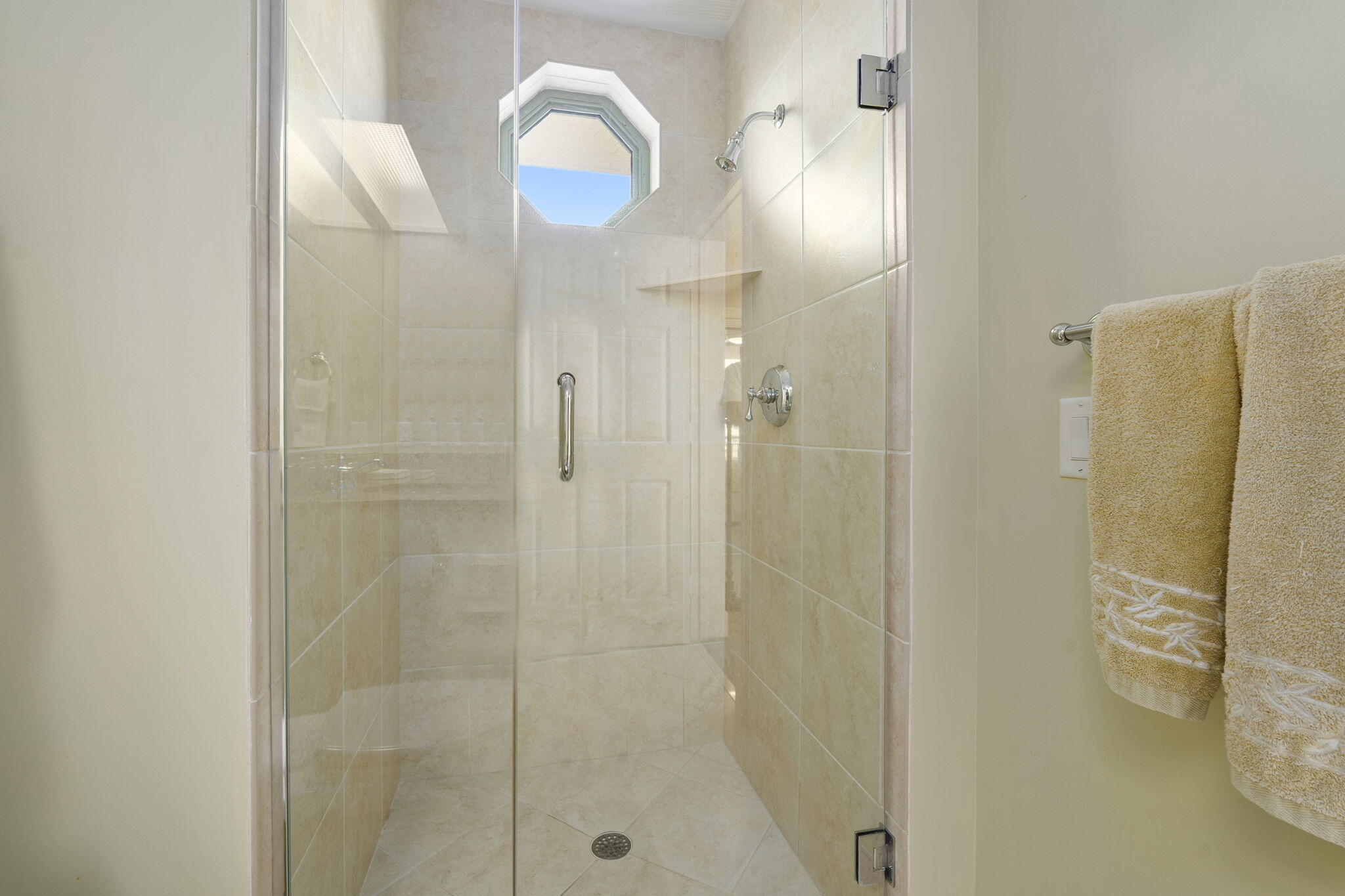 ALTAMIRA - Residential