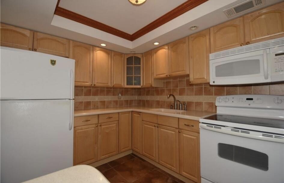 NO 3 PALM-AIRE COUNTRY CLUB - Residential