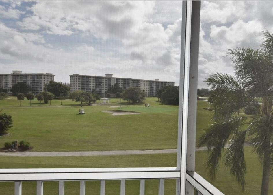 NO 3 PALM-AIRE COUNTRY CLUB - Residential