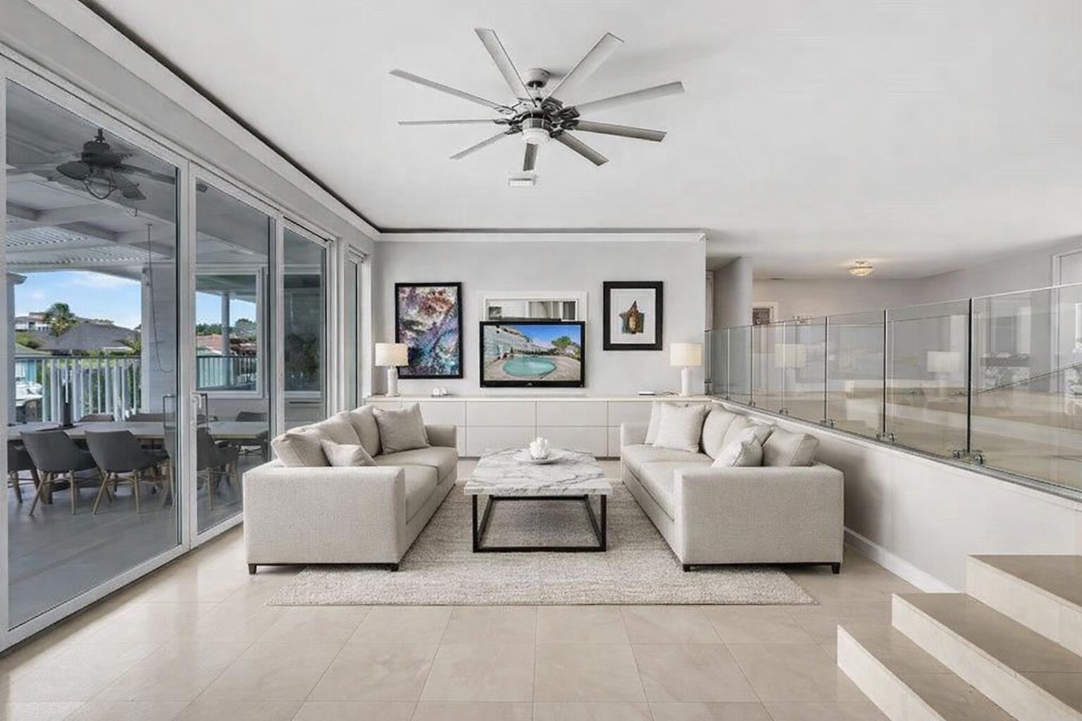 CORAL KEY VILLAS SEC 9 - Residential