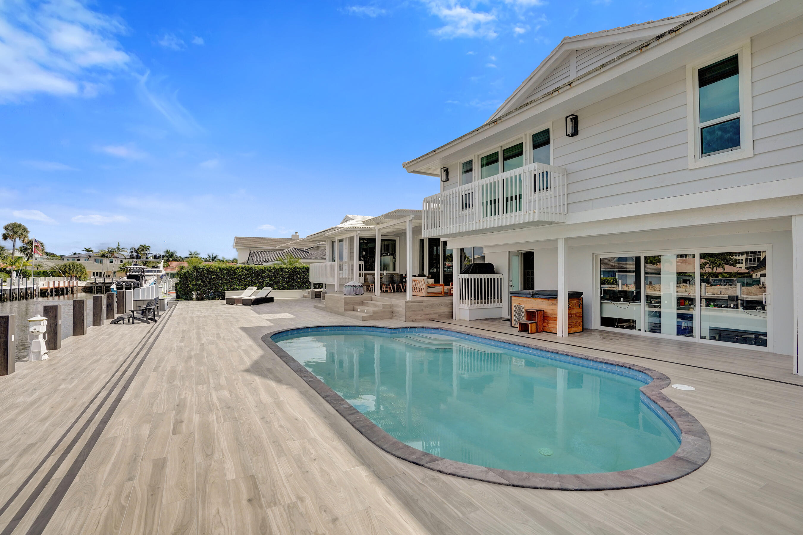 CORAL KEY VILLAS SEC 9 - Residential