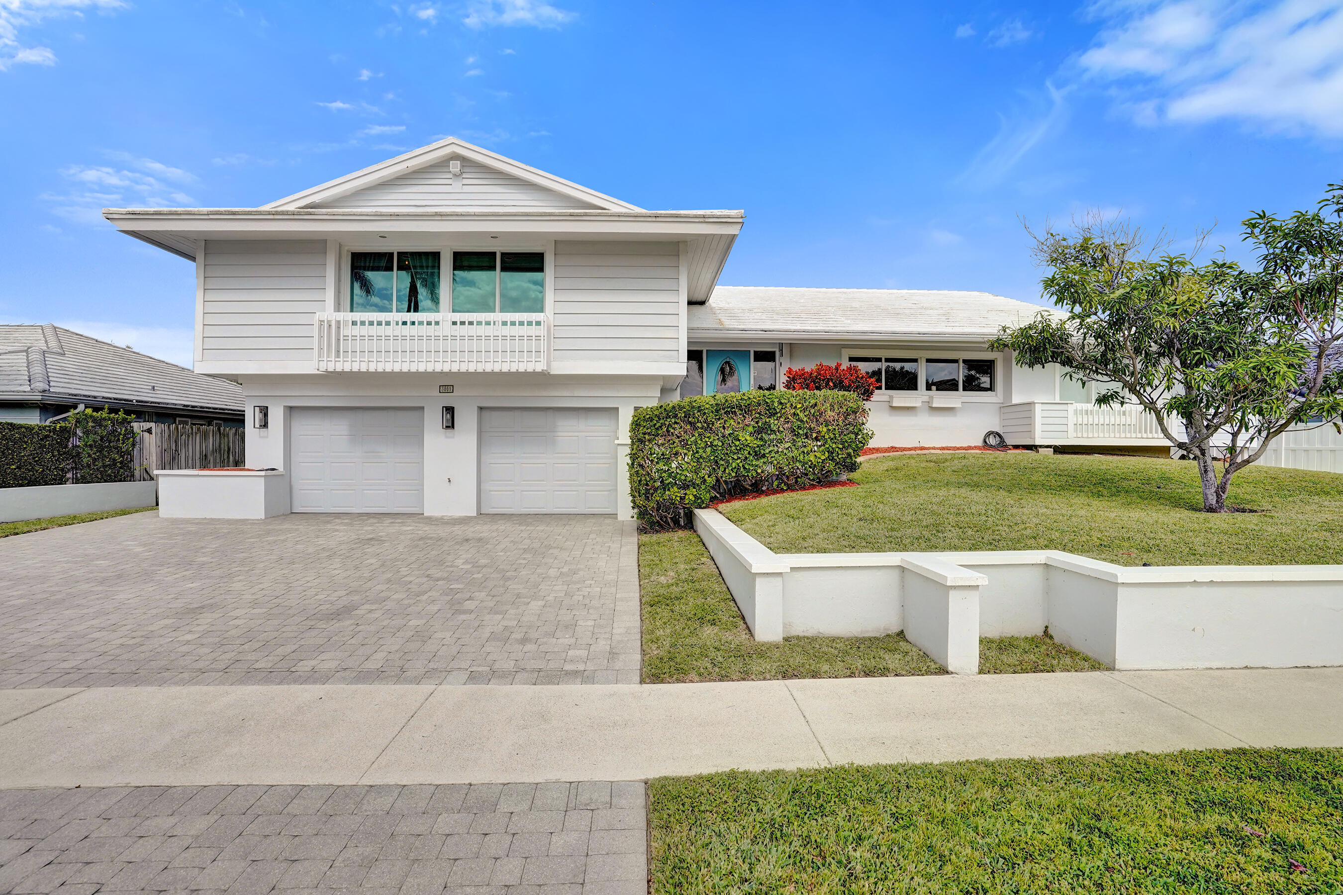 CORAL KEY VILLAS SEC 9 - Residential