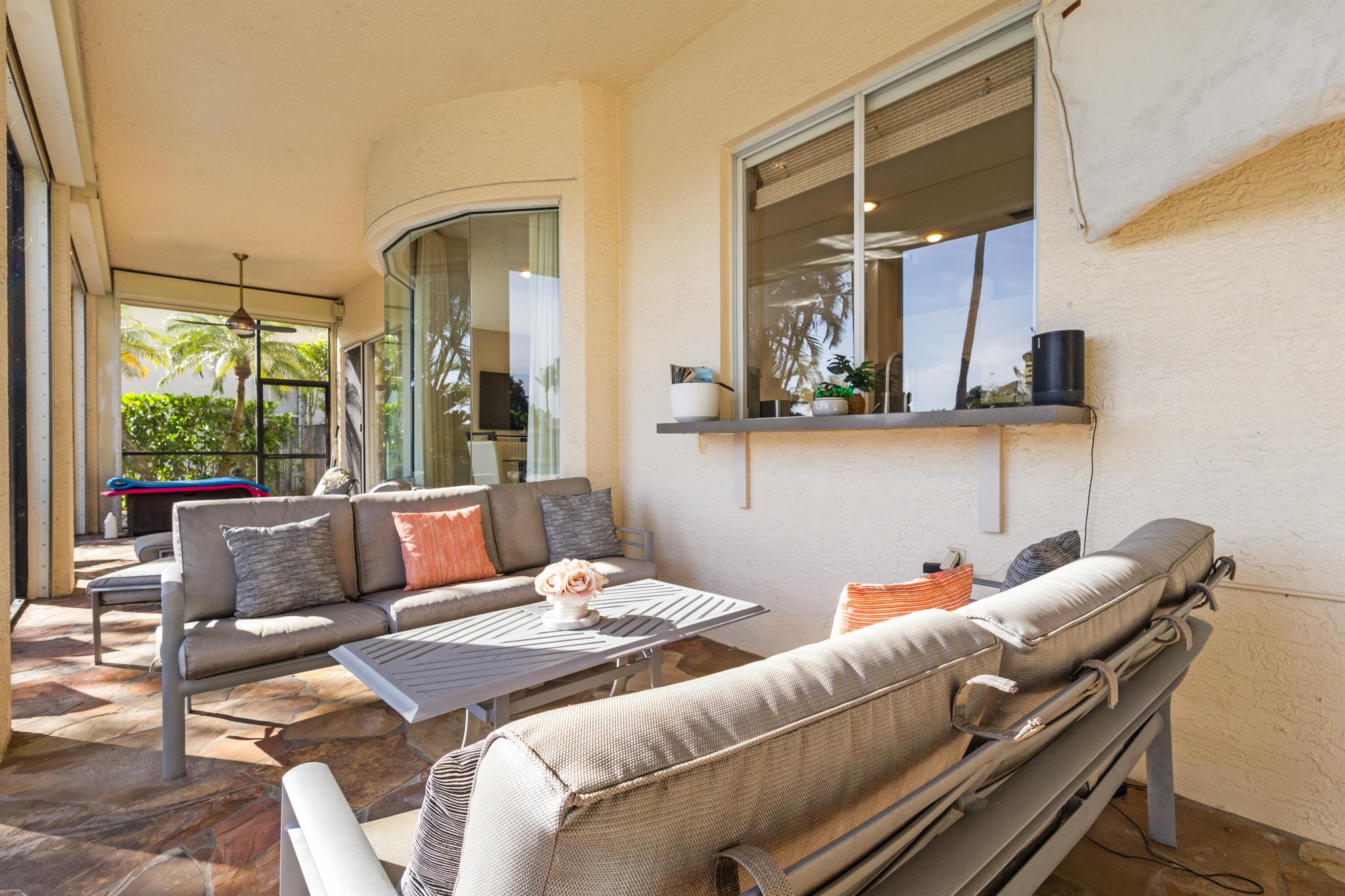 SATURNIA - Residential