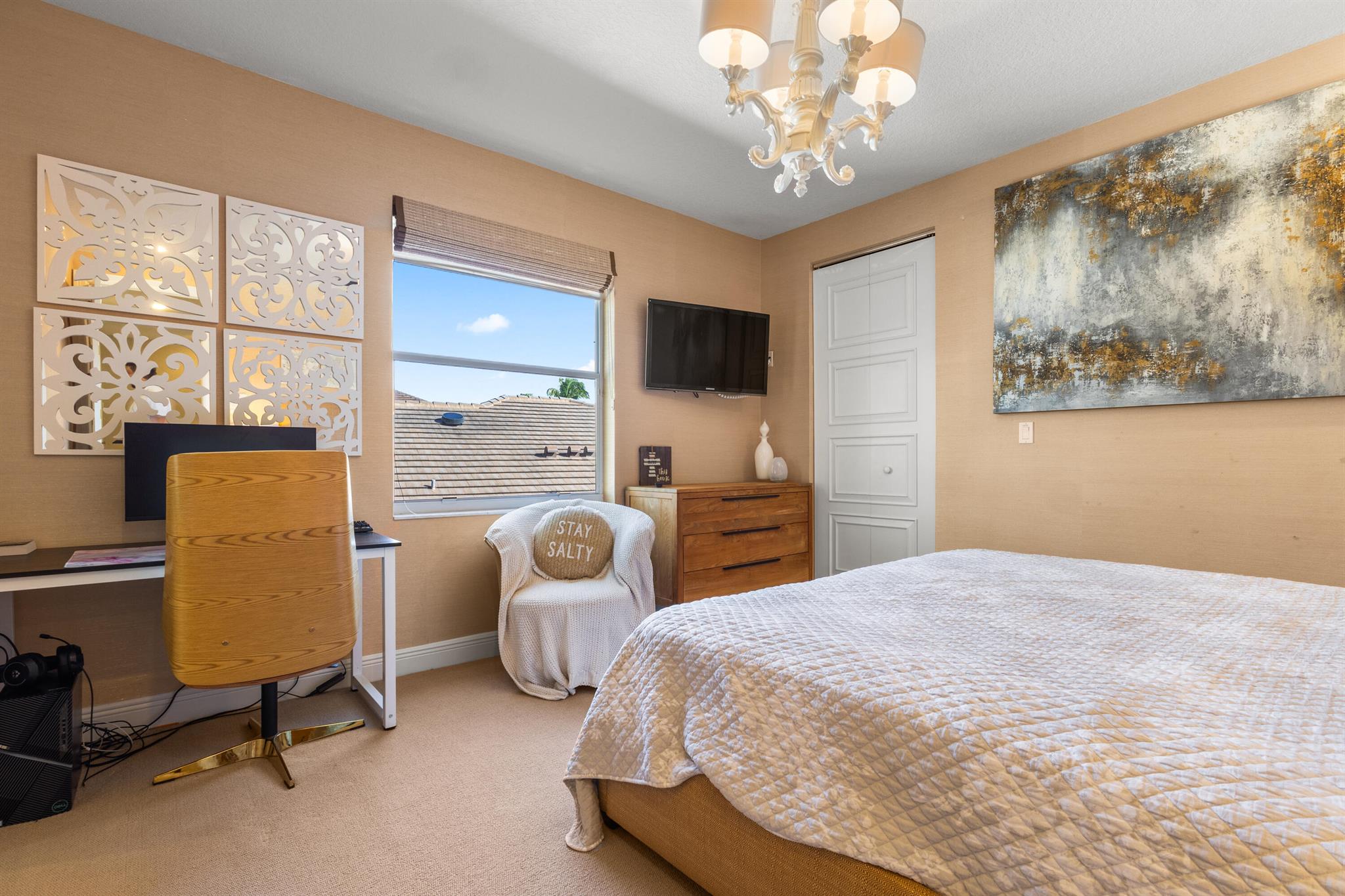 SATURNIA - Residential