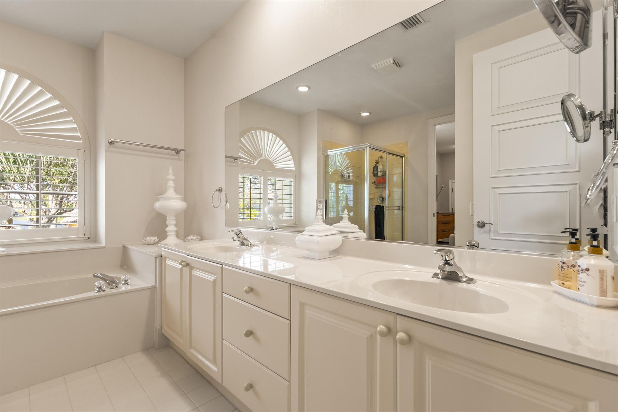 SATURNIA - Residential