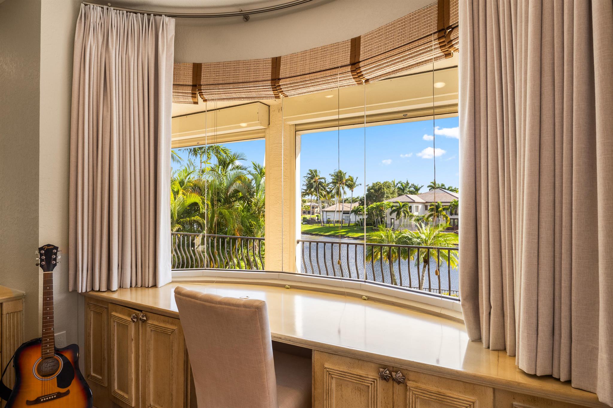 SATURNIA - Residential