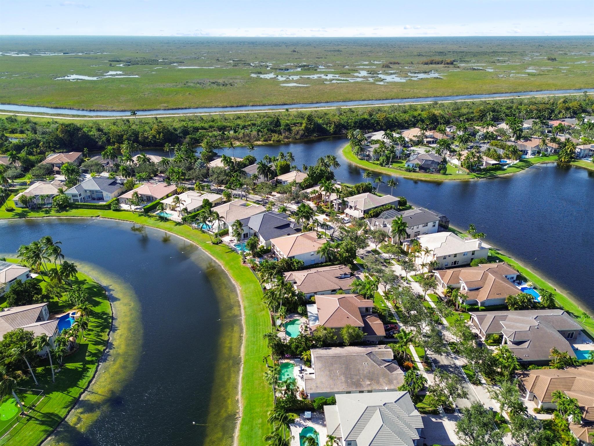 SATURNIA - Residential