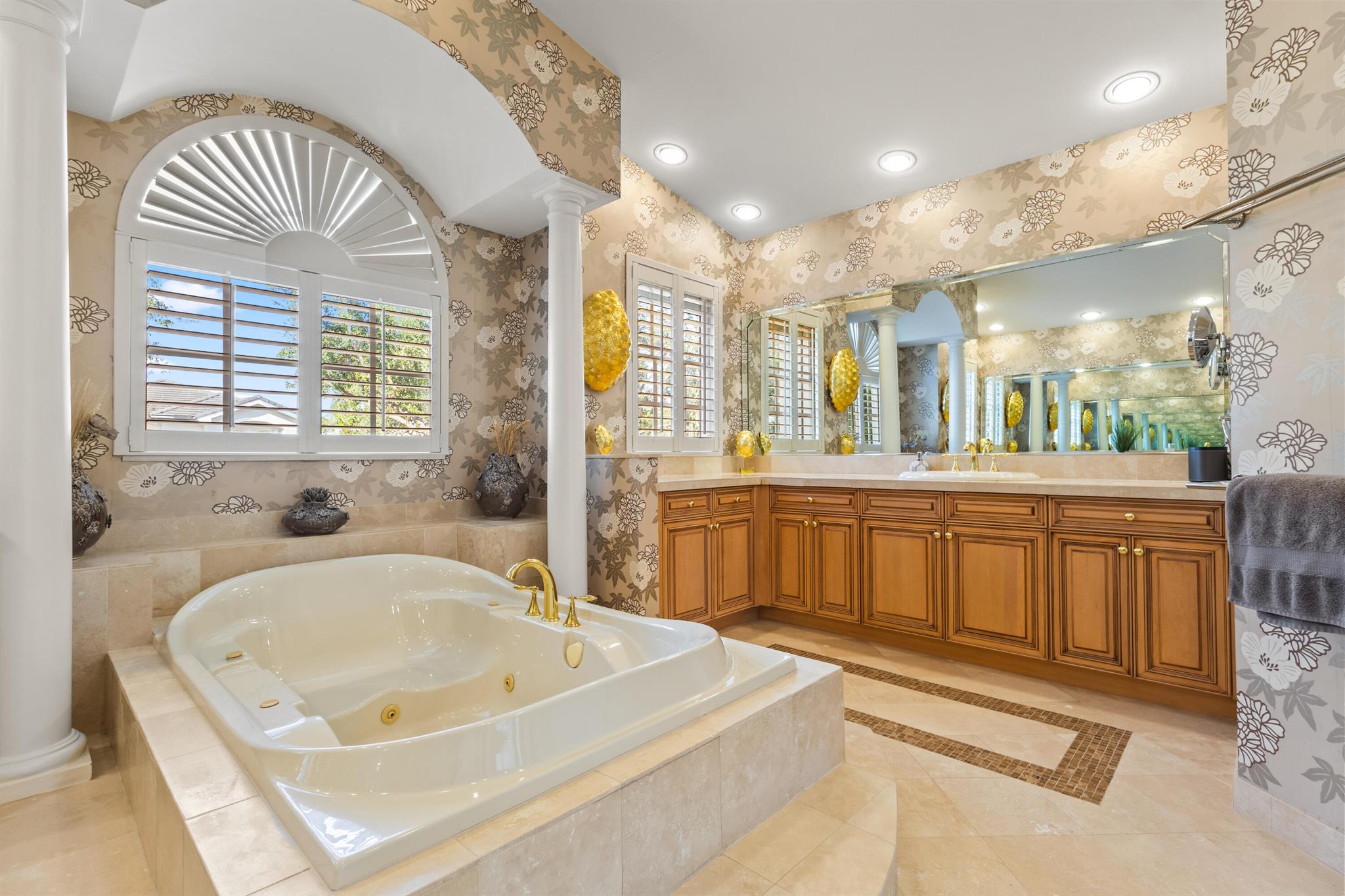 SATURNIA - Residential