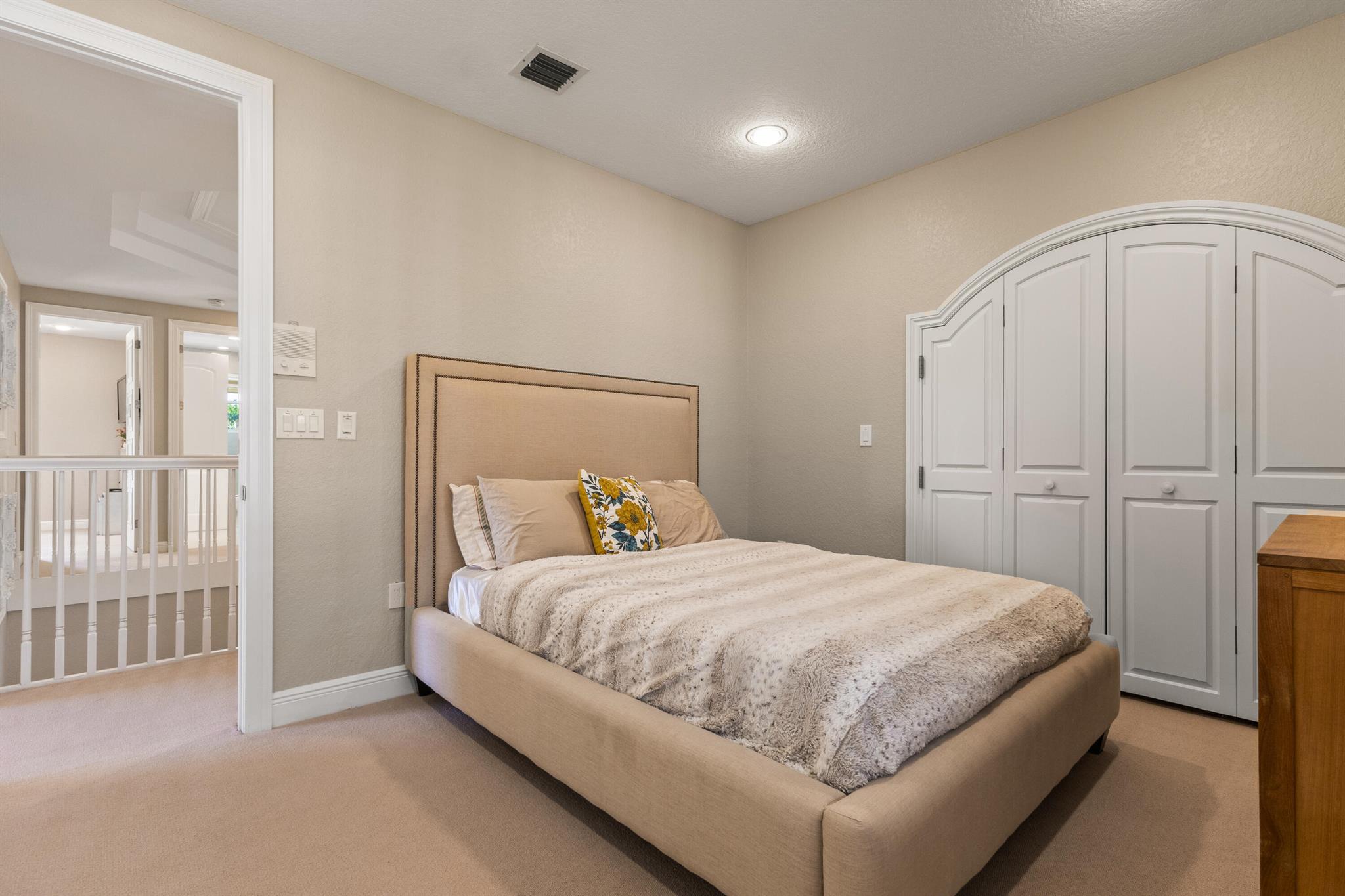 SATURNIA - Residential