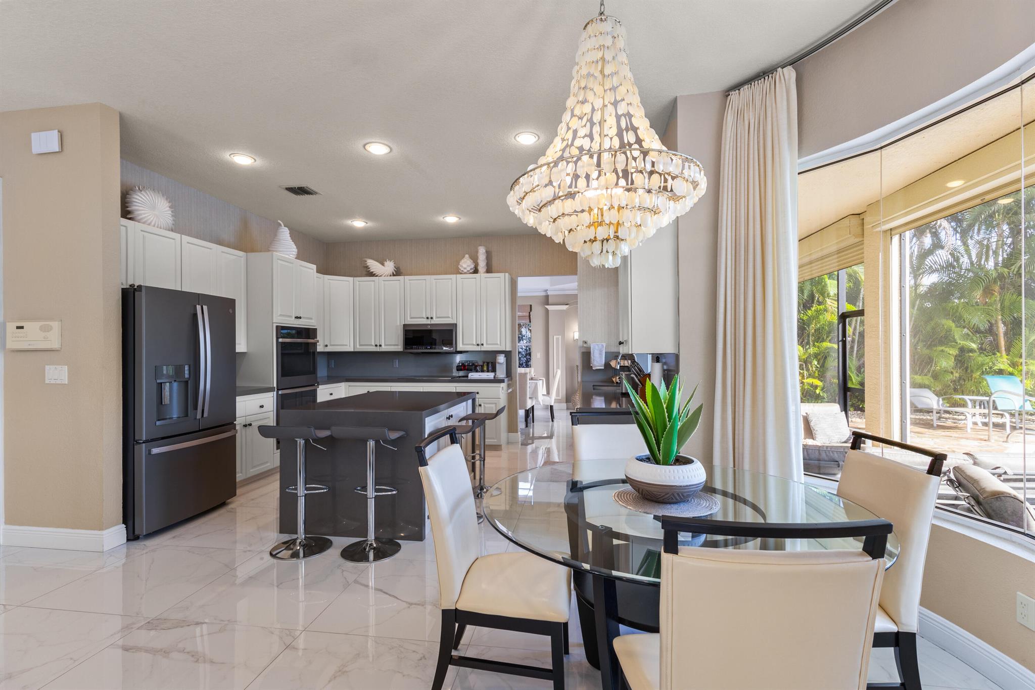 SATURNIA - Residential