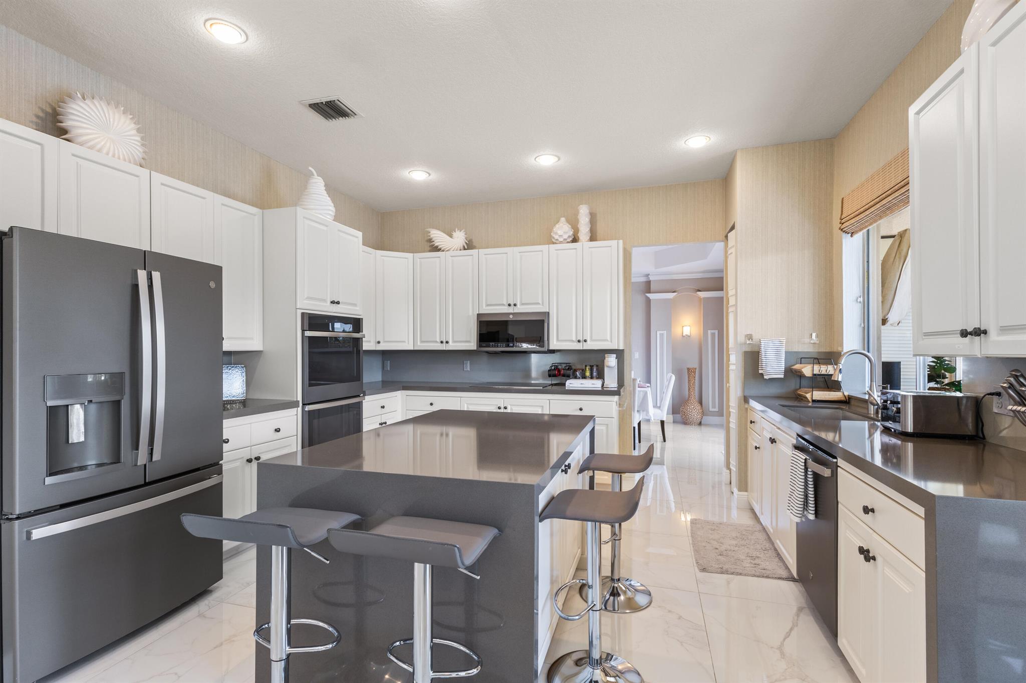 SATURNIA - Residential