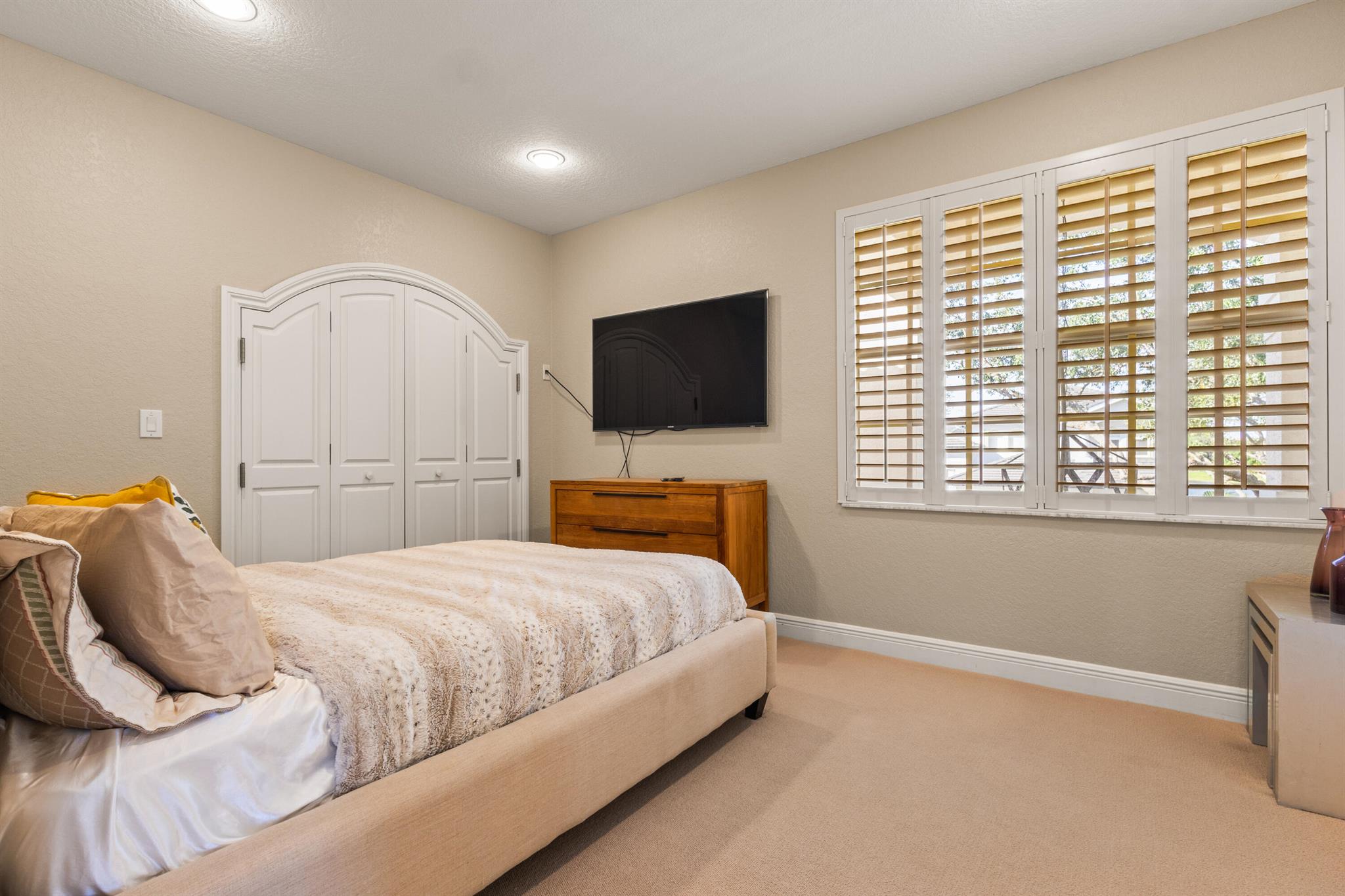 SATURNIA - Residential