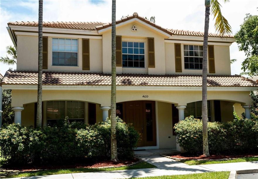 CHARMING 3/2.5 2CG TWO STORY HOME BUILT IN '05. BONUS ROOM CAN EASILY BE 4TH BDRM, OFFICE OR DEN, KITCHEN HAS BEEN UPGRADED W/ HIGH END SS APPLIANCES & GORGEOUS GRANITE COUNTERS, MASTER SUITE WITH HIS/HER WALK IN CLOSETS,BATHROOM WITH OVERSIZEDTUB AND STEP-IN SHOWER. NEWER WATER HEATER & A/C UNIT; BRAND NEW CARPET ON SECOND FLOOR AND LAMINANTE WOOD DOWNSTAIRS. BEXLEY PARK IS A SOUGHTAFTER COMMUNITY FEATURING 3 PARKS, VOLLEYBALL COURTS, NATURE TRAIL, POOL. ONLY 10 MIN AWAY FROM DOWNTOWN DELRAY & BEACH.