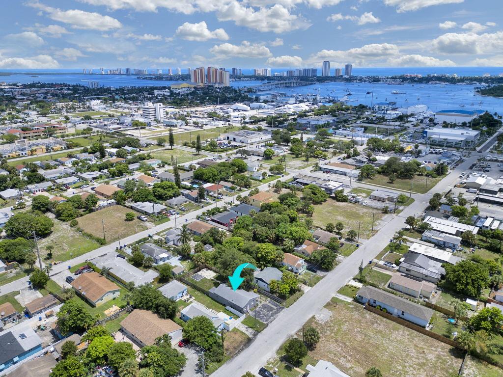 INLET GROVE - Residential Lease