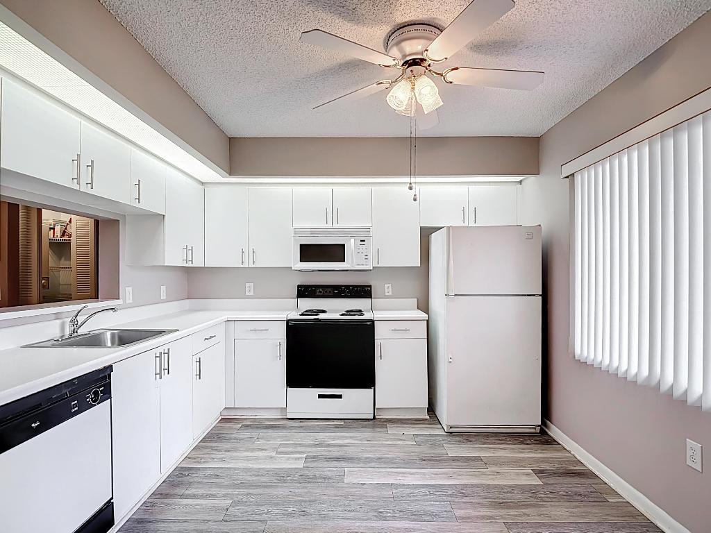 SUFFOLK AT CENTURY VILLAGE - Residential