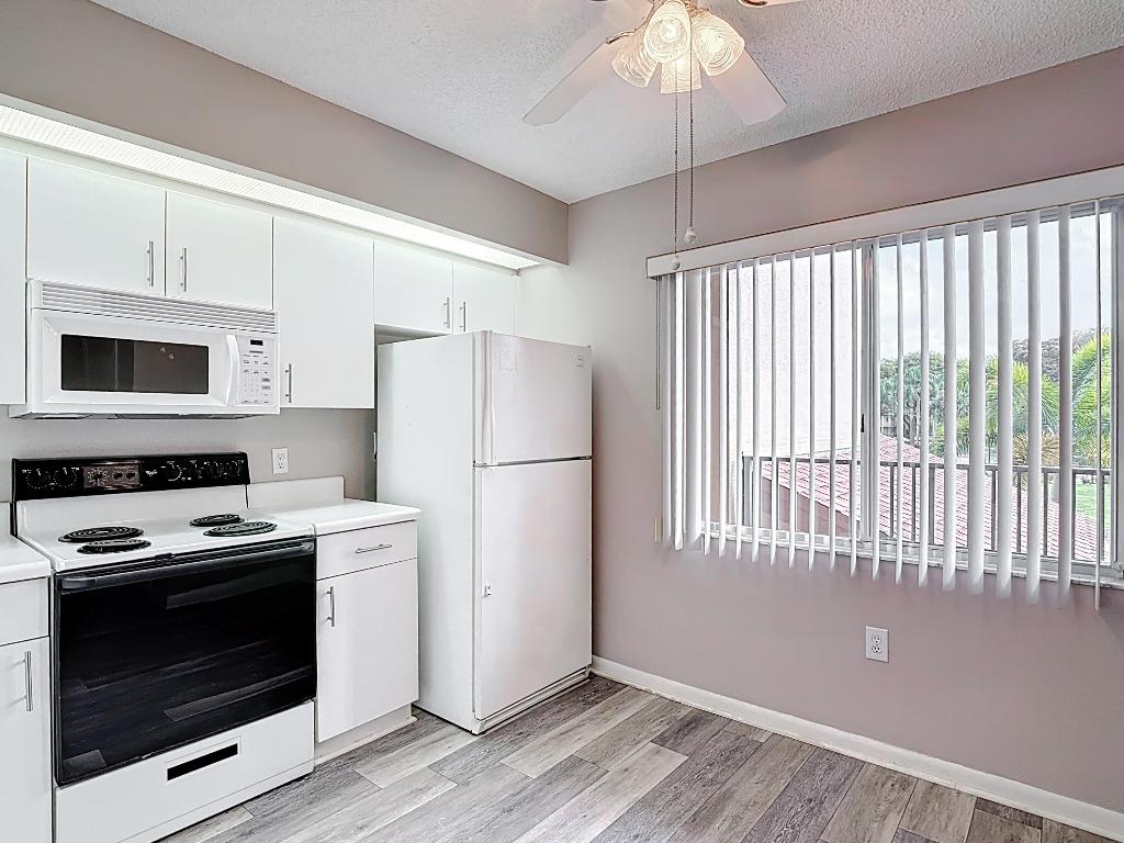 SUFFOLK AT CENTURY VILLAGE - Residential