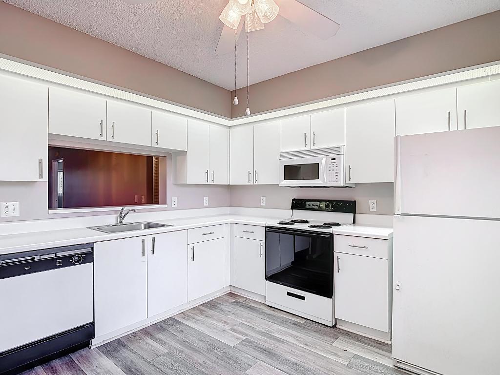 SUFFOLK AT CENTURY VILLAGE - Residential