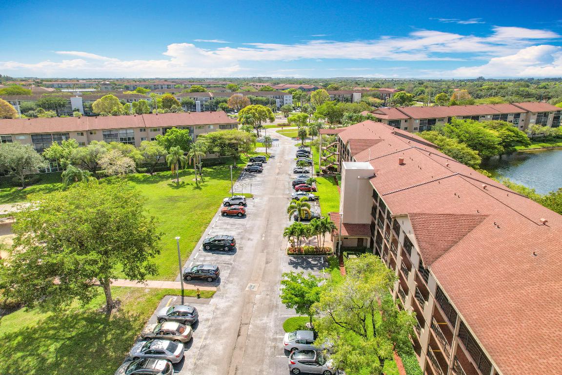 SUFFOLK AT CENTURY VILLAGE - Residential