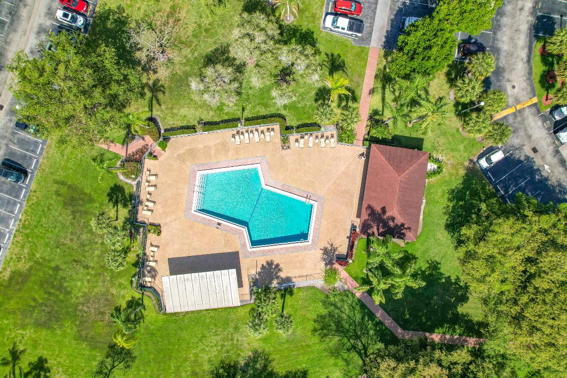 SUFFOLK AT CENTURY VILLAGE - Residential