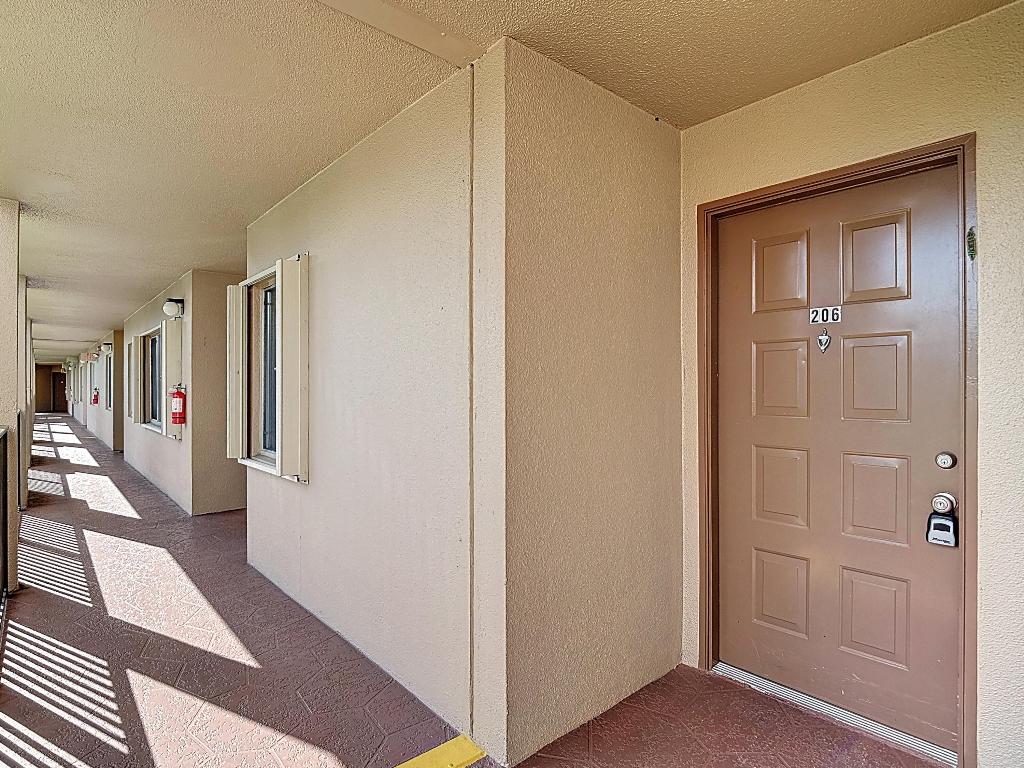 SUFFOLK AT CENTURY VILLAGE - Residential