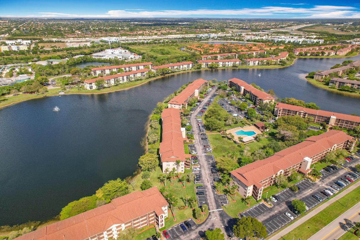 SUFFOLK AT CENTURY VILLAGE - Residential