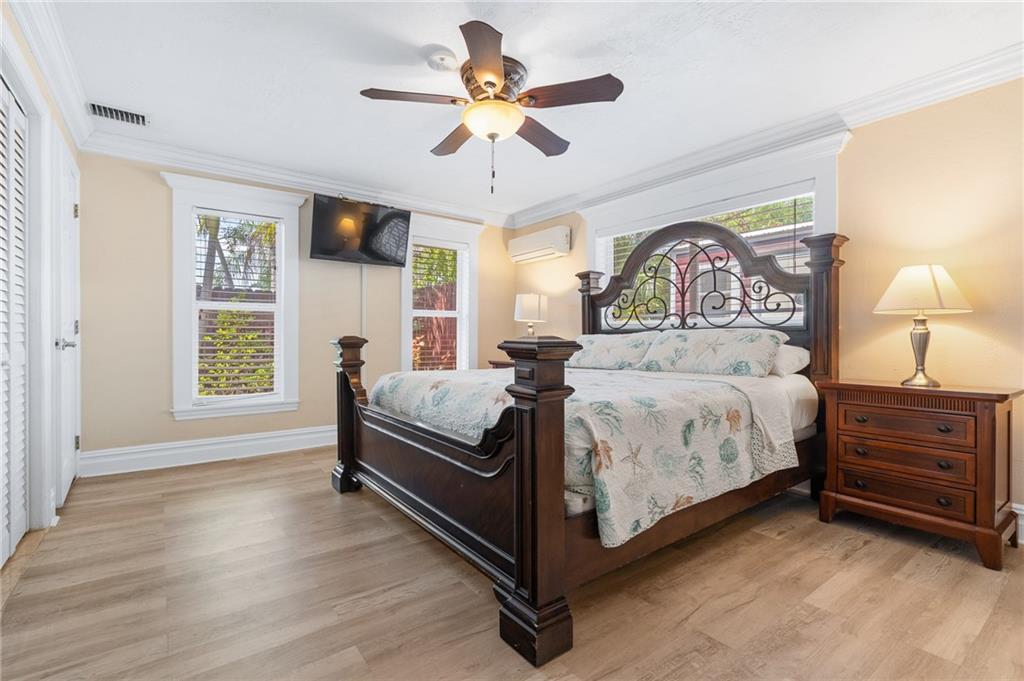 Poinsettia Heights - Residential