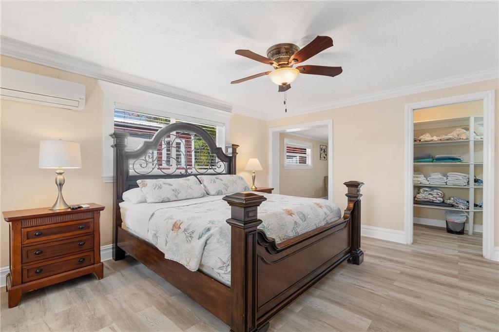 Poinsettia Heights - Residential