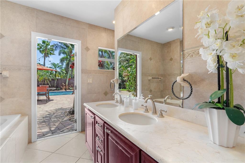 Poinsettia Heights - Residential