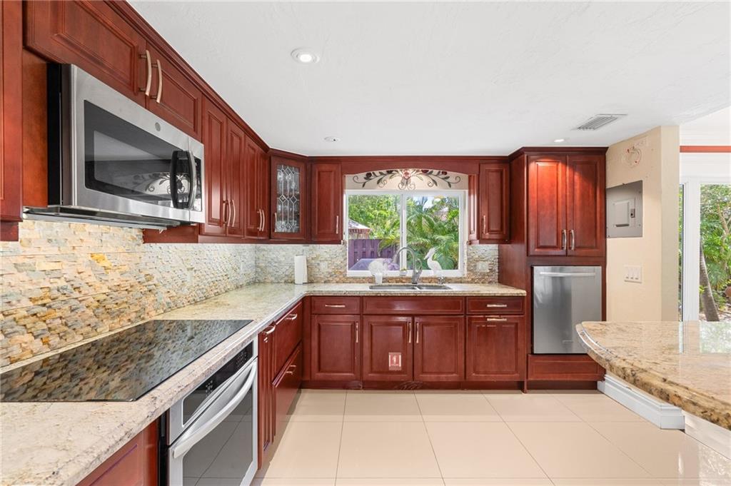 Poinsettia Heights - Residential