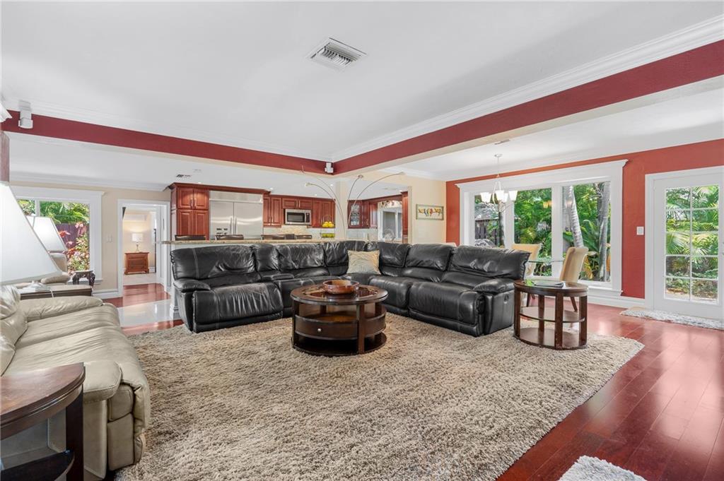 Poinsettia Heights - Residential