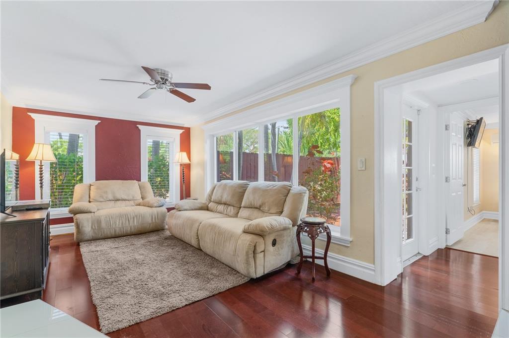 Poinsettia Heights - Residential