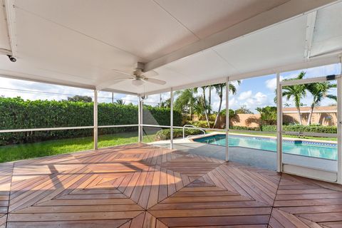 A home in Lake Clarke Shores