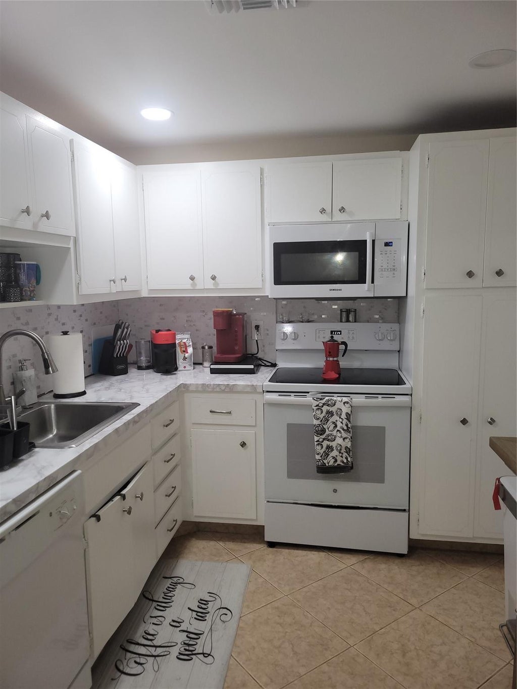 Photo of 1980 S OCEAN Drive #9B, Hallandale Beach, FL 33009 (MLS # B26091564)