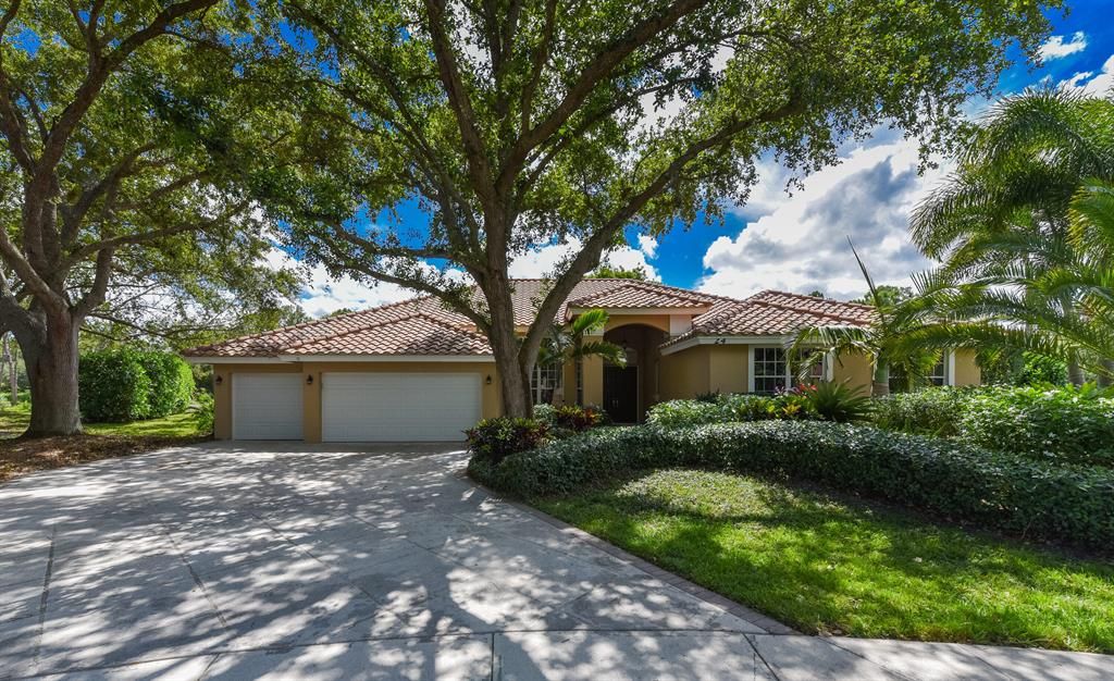 Photo of 24 Victorian Lane, Jupiter, FL 33458 (MLS # R10717095)