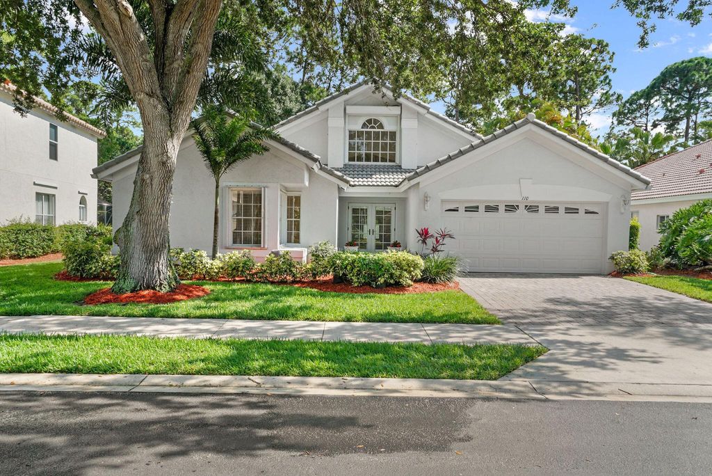 Photo of 110 Bent Tree Drive, Palm Beach Gardens, FL 33418 (MLS # R10894195)